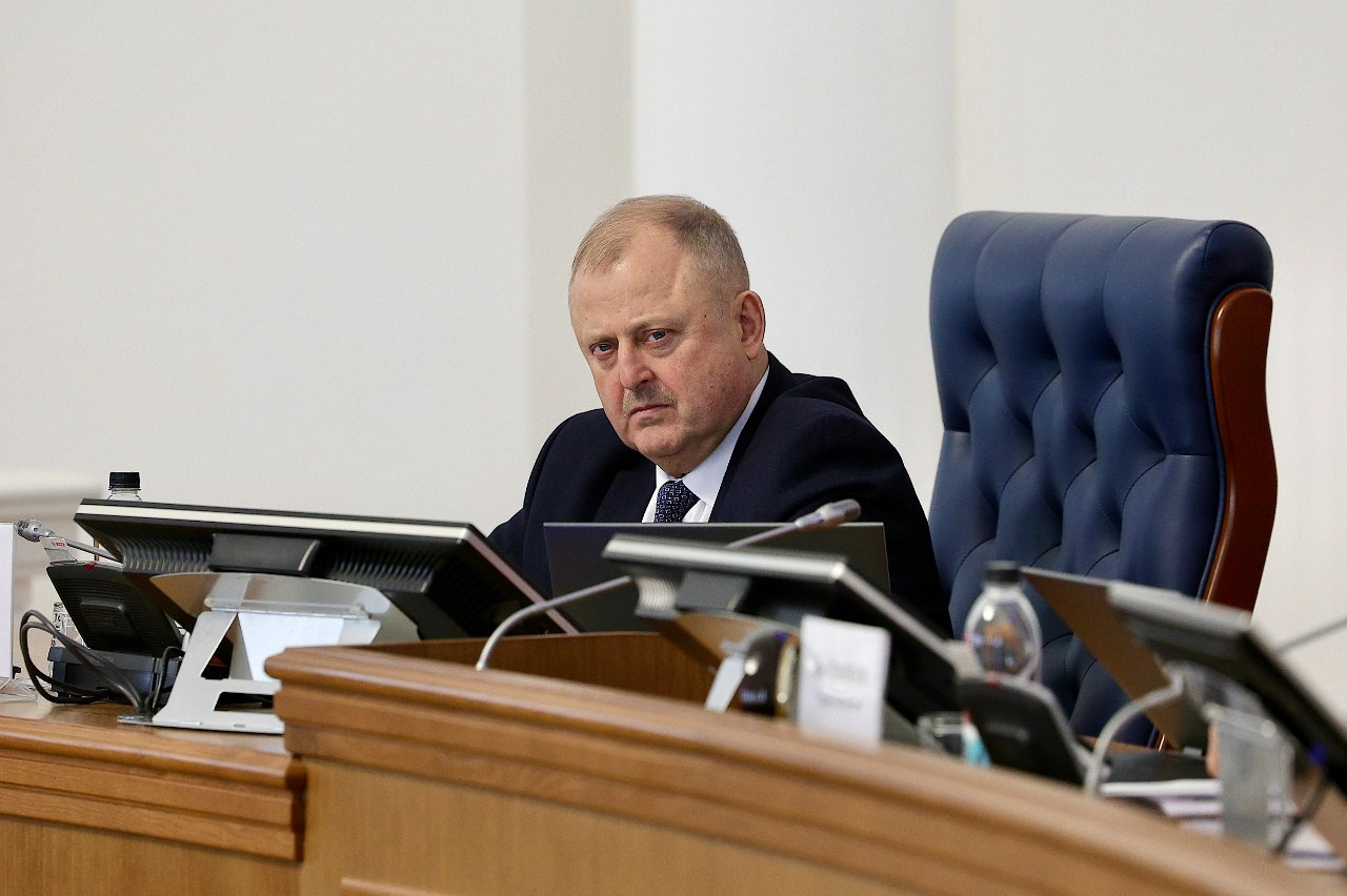 На необходимость привлечения инвестиций в отдалённые и малонаселённые округа региона депутаты обратили внимание профильного министерства На необходимость привлечения инвестиций в отдалённые и малонаселённые округа региона депутаты обратили внимание профильного министерства