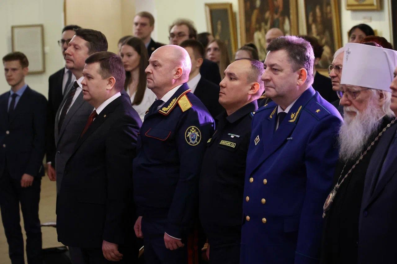 Руководитель регионального СК, генерал-майор юстиции, Николай Николаевич Супрун принял участие в церемонии вручения Всероссийской национальной юридической премии имени Гавриила Романовича Державина в Великом Новгороде Руководитель регионального СК, генерал-майор юстиции, Николай Николаевич Супрун принял участие в церемонии вручения Всероссийской национальной юридической премии имени Гавриила Романовича Державина в Великом Новгороде