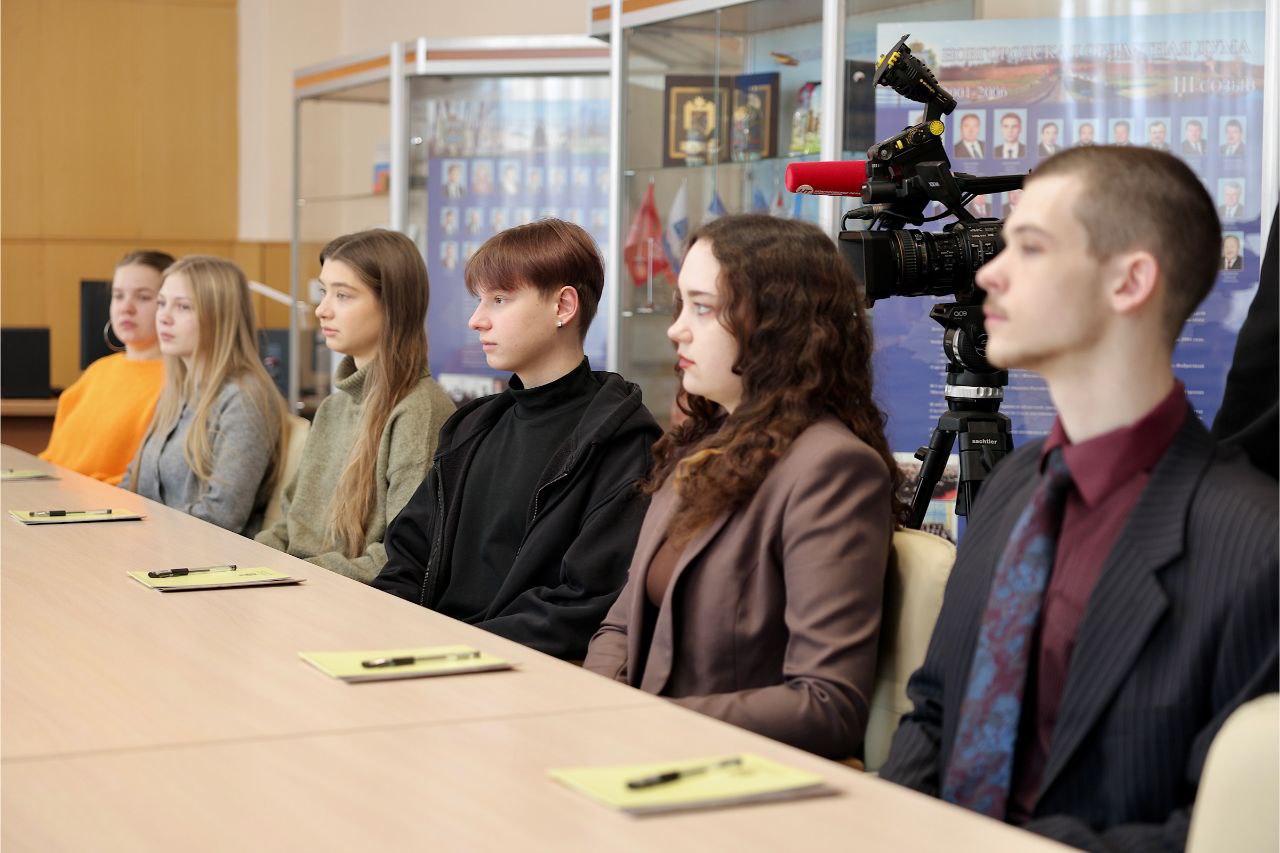 Второкурсники НовГУ посетили областную Думу Второкурсники НовГУ посетили областную Думу