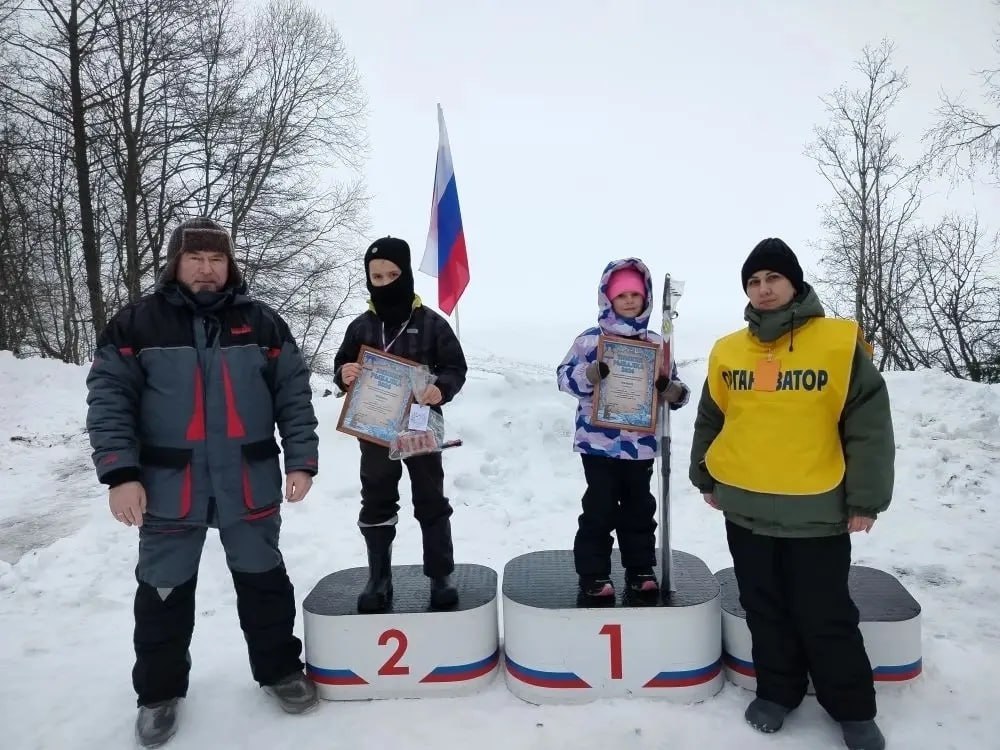 В Любытинском округе прошёл турнир по зимней рыбалке В Любытинском округе прошёл турнир по зимней рыбалке
