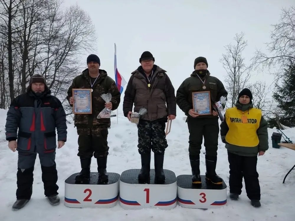 В Любытинском округе прошёл турнир по зимней рыбалке В Любытинском округе прошёл турнир по зимней рыбалке
