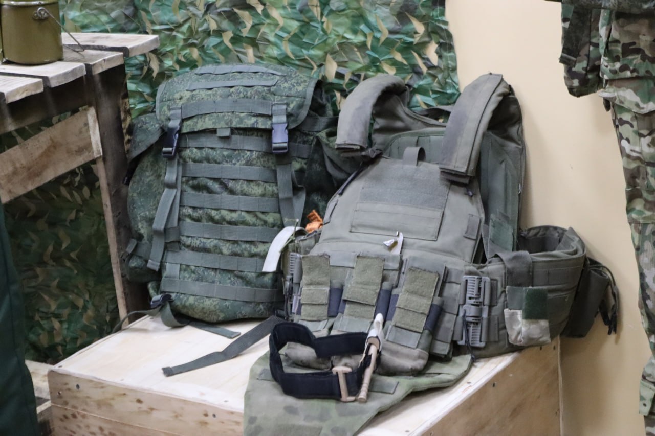 В «Чудовском краеведческом музее» открылась выставка «СВОи: фронтовые будни» В «Чудовском краеведческом музее» открылась выставка «СВОи: фронтовые будни»