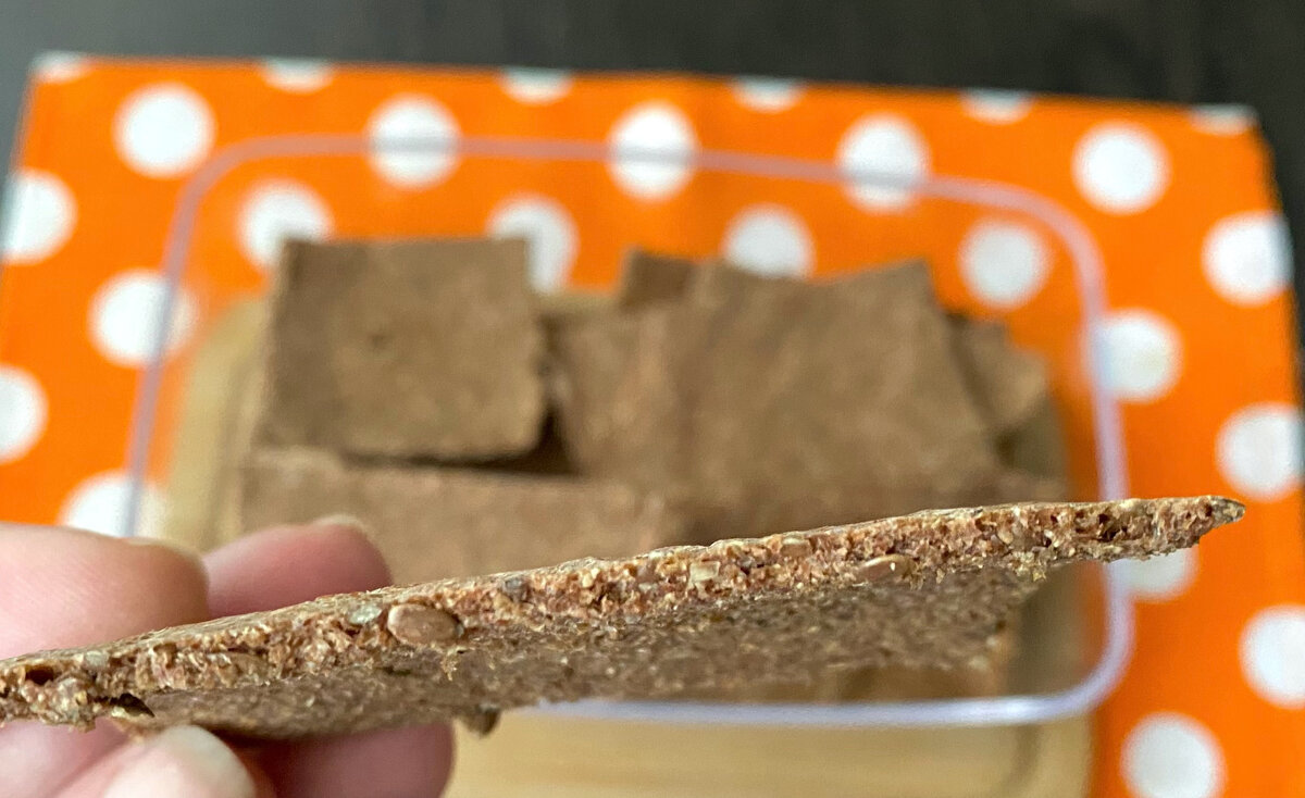 Полезные хлебцы: идеальный завтрак с сыром и овощами