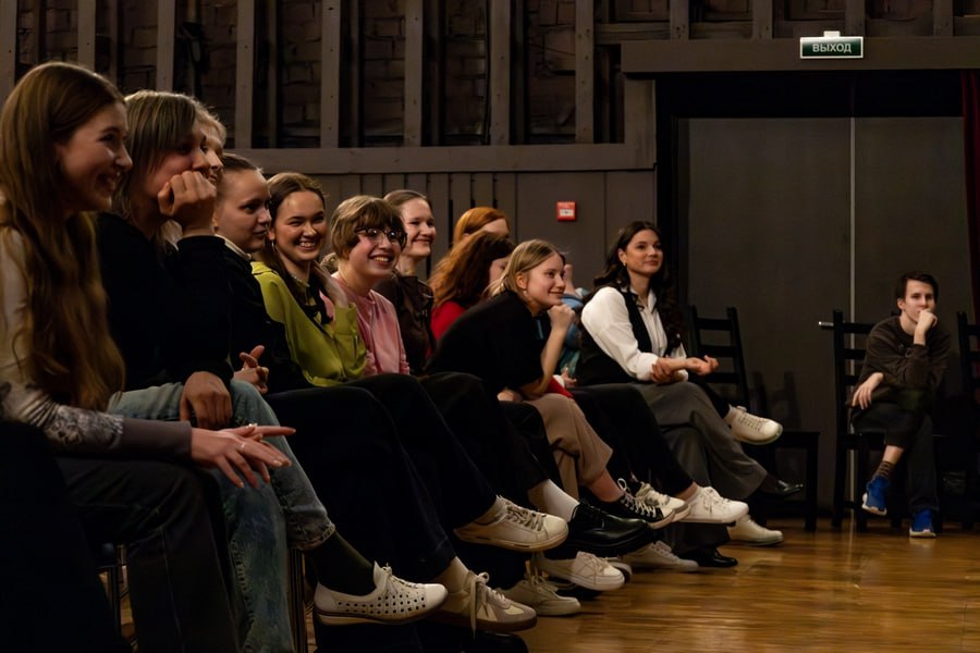 Волонтёры открыли Весеннюю смену в Новгородском театре «Малый» Волонтёры открыли Весеннюю смену в Новгородском театре «Малый»