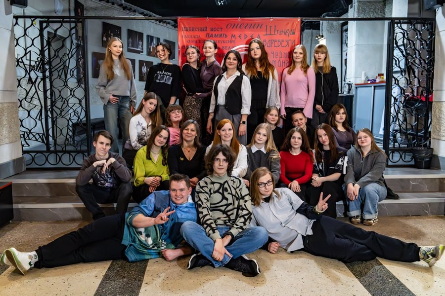 Волонтёры открыли Весеннюю смену в Новгородском театре «Малый» Волонтёры открыли Весеннюю смену в Новгородском театре «Малый»