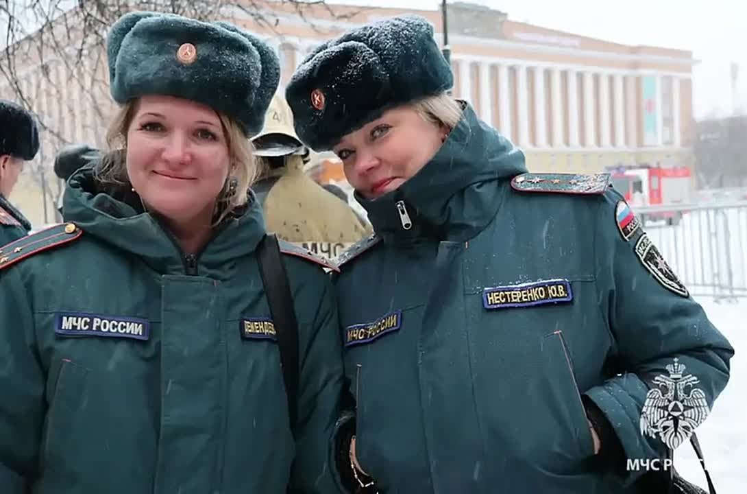 Сегодняшний весенний день невозможно представить без наших очаровательных сотрудниц