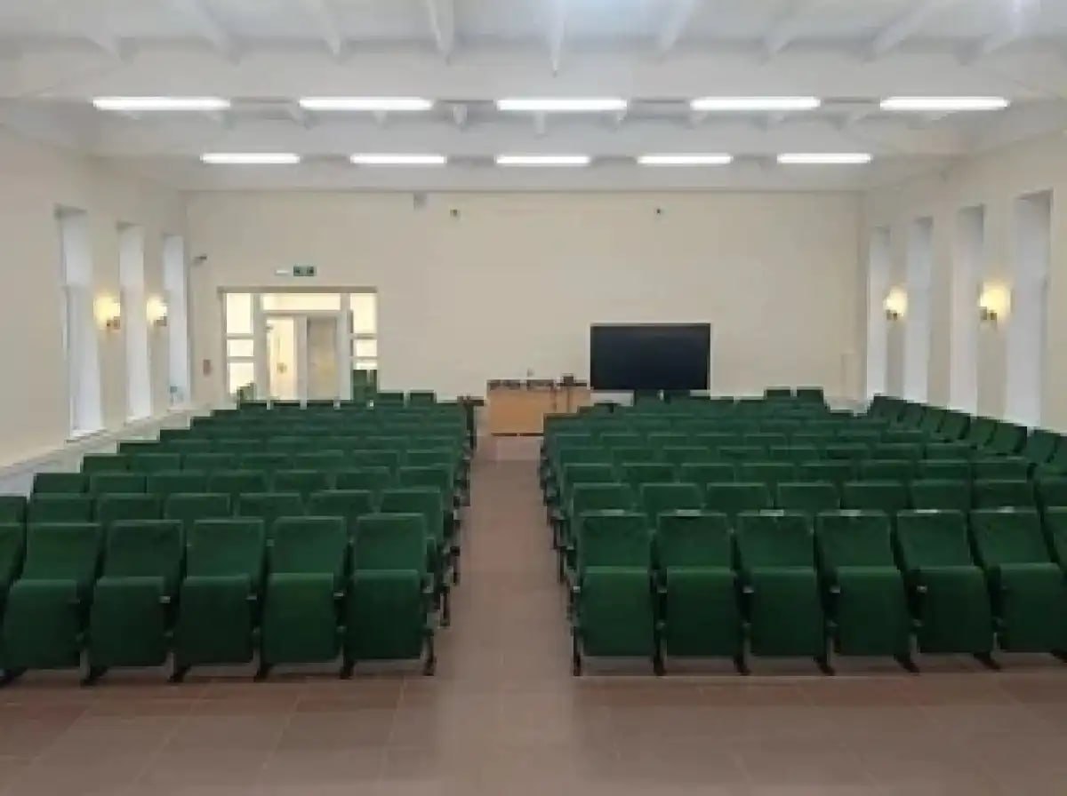 В Старой Руссе начинается модернизация концертного зала Детской школы искусств