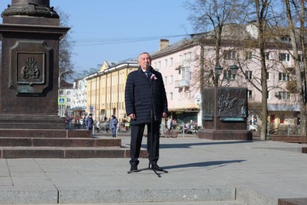 ������� �������� ������� 12-����� �� ��� ������������� ����� � ����������� � �������