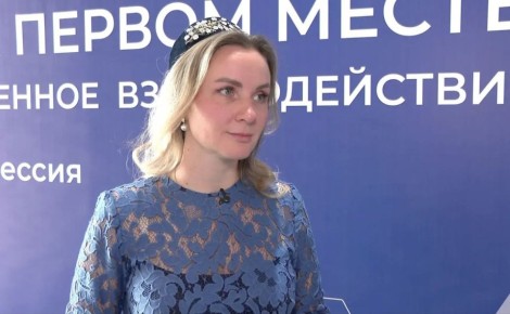 Мария Львова-Белова оценила помощь семьям в Новгородской области