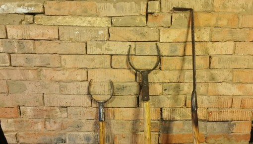 Необычные находки на чердаке: неожиданное открытие и загадки прошлого