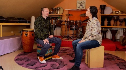 Герой программы «Вести-Интервью» - Илья Крапивка, музыкант, основатель школы игры на барабанах, организатор международного барабанного фестиваля и участник самых ярких городских мероприятий