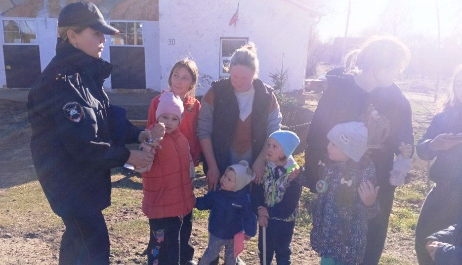 С наступлением теплого времени года сотрудники Госавтоинспекции на постоянной основе проводят с детьми, подростками и их родителями разъяснительные ликбезы, направленные на профилактику и предупреждение уровня...