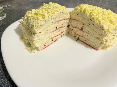 Необычный закусочный тортик для праздников: легко и вкусно