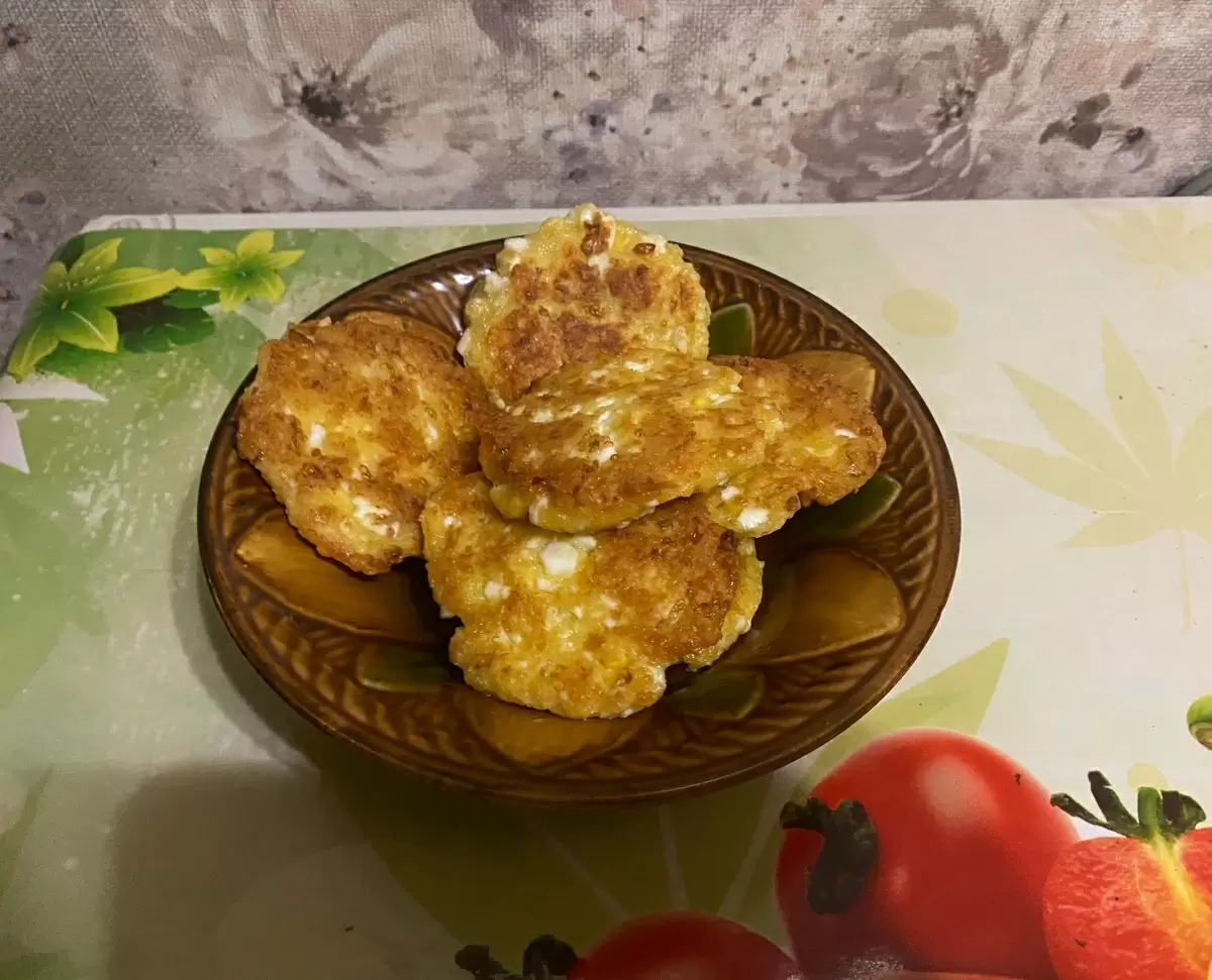 Ленивые пирожки с яйцом и сыром: просто и вкусно