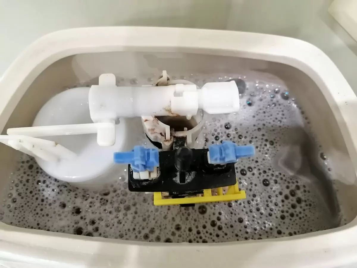 Как легко поддерживать сливной бачок унитаза в идеальном состоянии