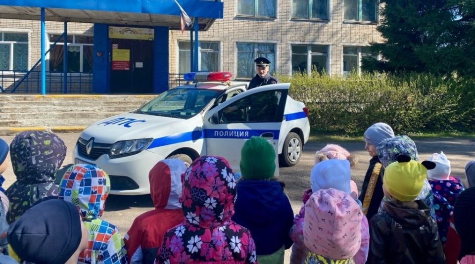 В год 90-летия со дня образования службы Госавтоинспекции МВД России представители ведомства уделяют особое внимание ранней профориентации детей и их вовлечению в вопросы обеспечения безопасности дорожного движения