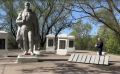 В новгородском Пролетарии пьяная женщина осквернила памятник советским воинам