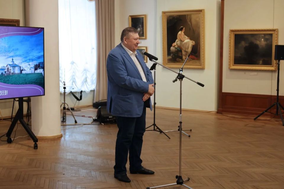 Илья Костусенко поздравил коллектив Новгородского музея-заповедника