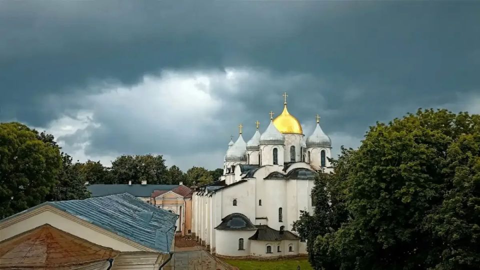 В Новгородскую область идут грозы