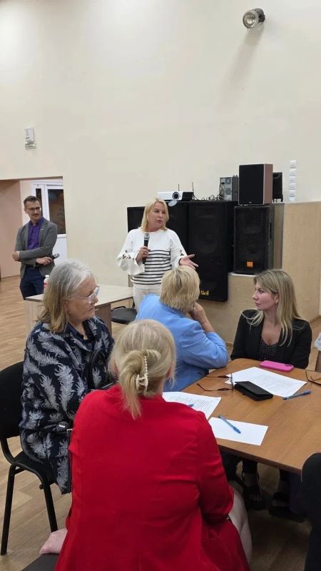Депутаты областной Думы активно включились в реализацию «Новгородской мозаики» Депутаты областной Думы активно включились в реализацию «Новгородской мозаики»