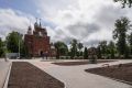 В Чудове завершается благоустройство сквера у церкви Казанской иконы Божией Матери