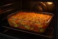 Простая и сытная запеканка с фаршем и овощами: идеальный семейный обед