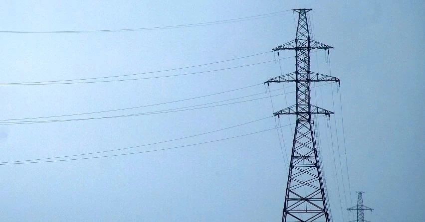 В Новгородской области продолжаются работы по восстановлению электроснабжения