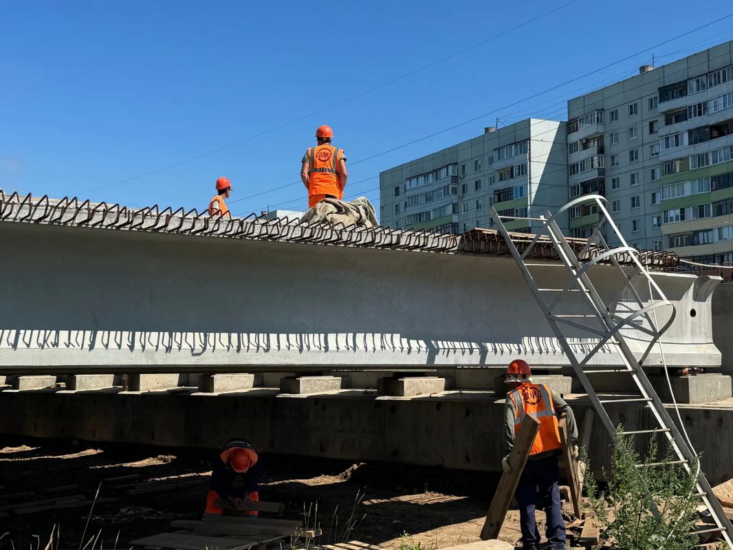 В Новгородском округе началось асфальтирование новой дороги В Новгородском округе началось асфальтирование новой дороги