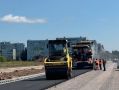 Началось асфальтирование основного хода на новой дороге в Григорово