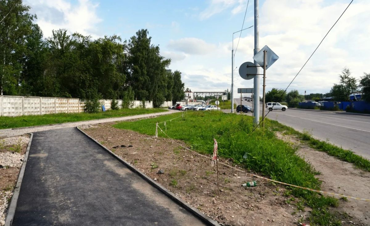 Завершается благоустройство сквера Защитников Отечества Завершается благоустройство сквера Защитников Отечества
