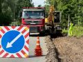 На трёх дорогах в Любытине строят тротуары и устанавливают освещение