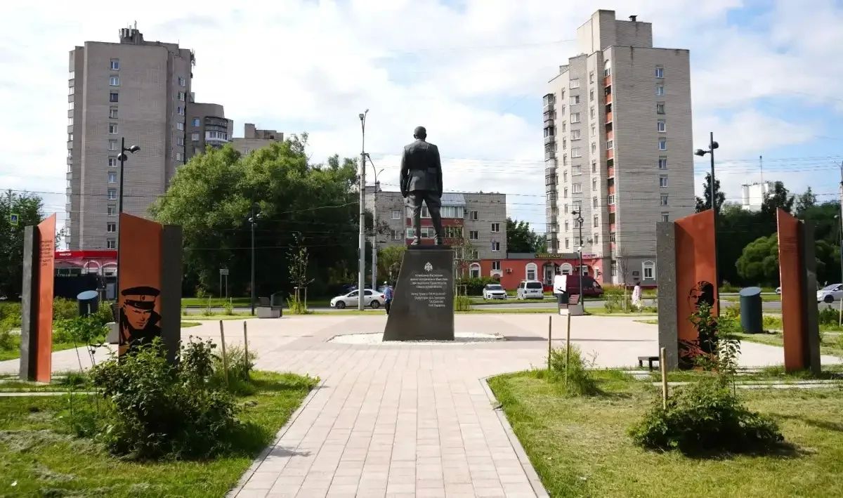 Новгородский сквер Защитников Отечества соединят дорожками с Сырковским шоссе Новгородский сквер Защитников Отечества соединят дорожками с Сырковским шоссе