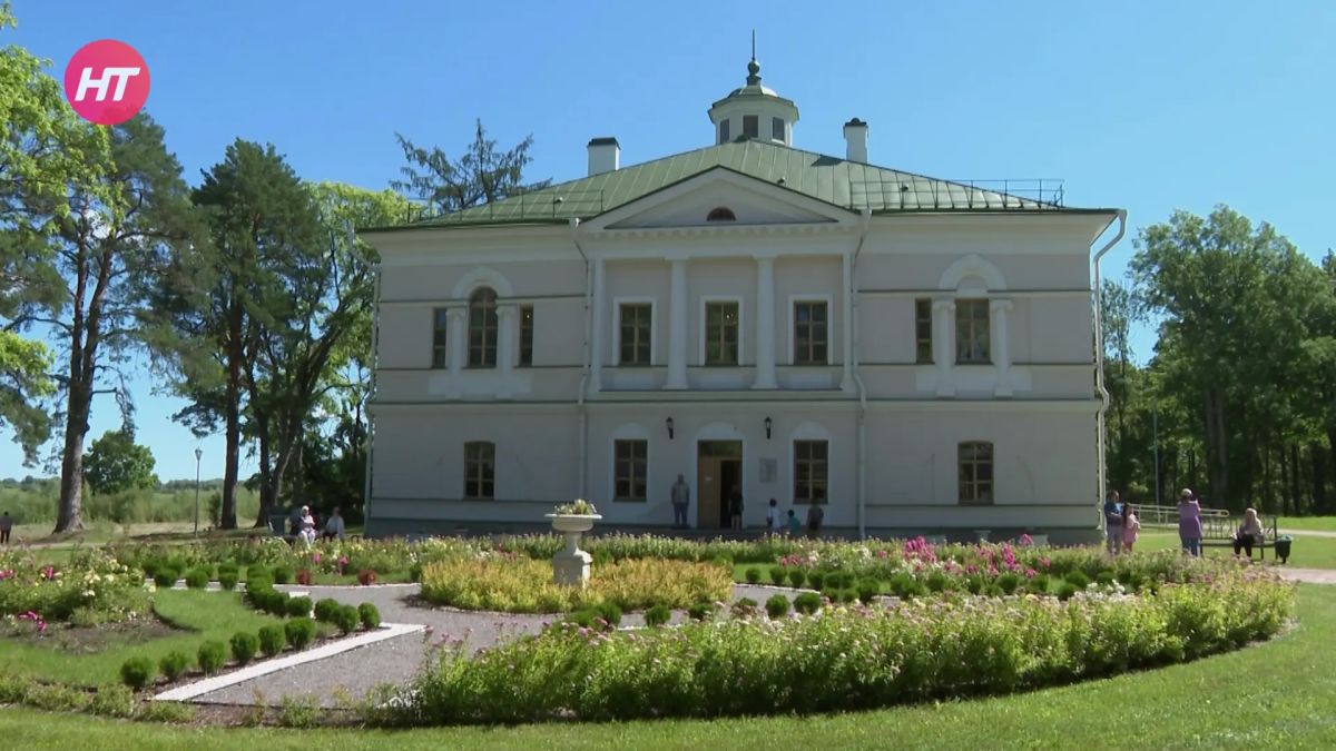 Новгородцы и гости города смогли бесплатно побывать в доме-усадьбе Анны Орловой-Чесменской Новгородцы и гости города смогли бесплатно побывать в доме-усадьбе Анны Орловой-Чесменской