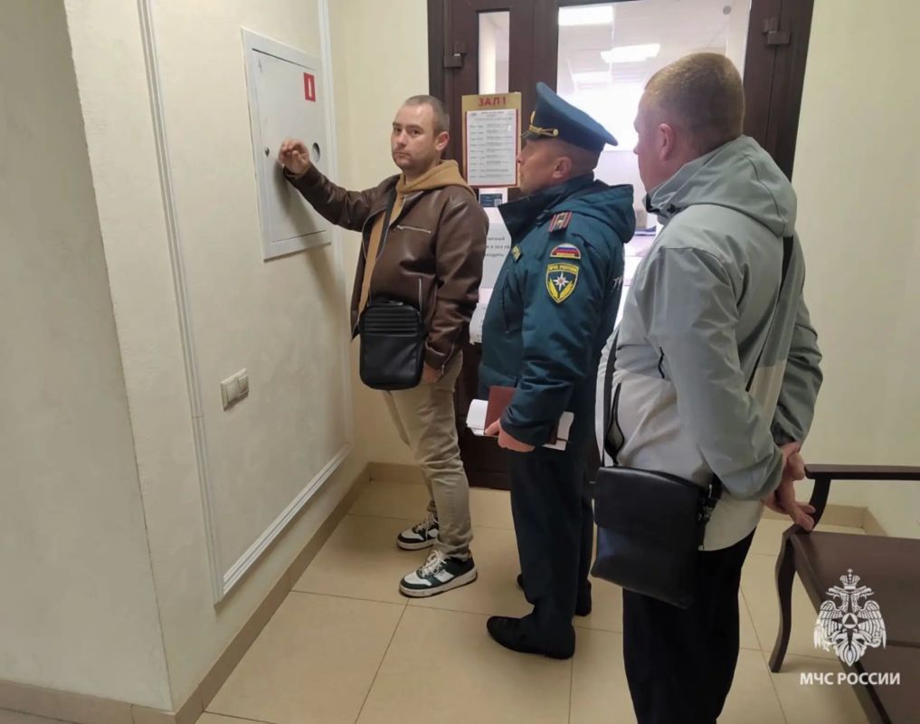Сегодня сотрудники Государственного пожарного надзора МЧС России отмечают профессиональный праздник Сегодня сотрудники Государственного пожарного надзора МЧС России отмечают профессиональный праздник