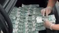 В Валдайском округе мужчину задержали за взятку сотруднику ФСБ