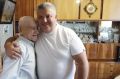 Губернатор Александр Дронов встретился с ветераном Великой Отечественной войны из Окуловского округа Иваном Шаповаловым