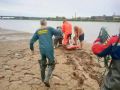 На берегу Волхова в Великом Новгороде ребёнок по пояс провалился в глину