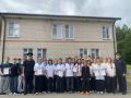 В детском оздоровительном лагере «Волынь» Новгородского округа в рамках профильной смены «Полицейская академия» ко Дню Государственного флага России прошёл смотр строя и песни среди ребят из старших отрядов