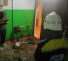 Пожарные потушили горевший натяжной потолок в новгородской квартире