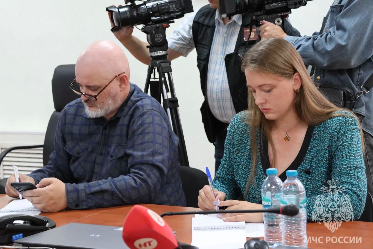 Поиск потерявшихся в природной среде стал темой пресс-конференции, которая прошла в Главном управлении МЧС России по Новгородской области Поиск потерявшихся в природной среде стал темой пресс-конференции, которая прошла в Главном управлении МЧС России по Новгородской области