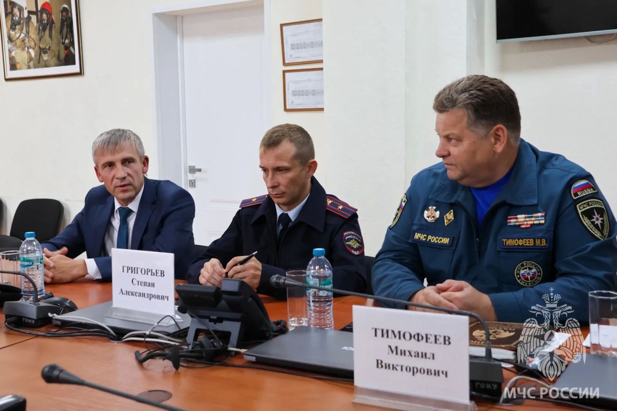Поиск потерявшихся в природной среде стал темой пресс-конференции, которая прошла в Главном управлении МЧС России по Новгородской области Поиск потерявшихся в природной среде стал темой пресс-конференции, которая прошла в Главном управлении МЧС России по Новгородской области