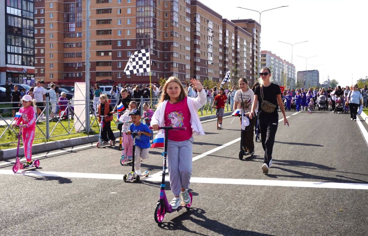 Александр Розбаум: Уважаемые Новгородцы!. . Сегодня в День города вместе с Губернатором области Александром Валентиновичем Дроновым и жителями Державинского района открыли движение по новому участку улицы Большая Московская Александр Розбаум: Уважаемые Новгородцы!. . Сегодня в День города вместе с Губернатором области Александром Валентиновичем Дроновым и жителями Державинского района открыли движение по новому участку улицы Большая Московская