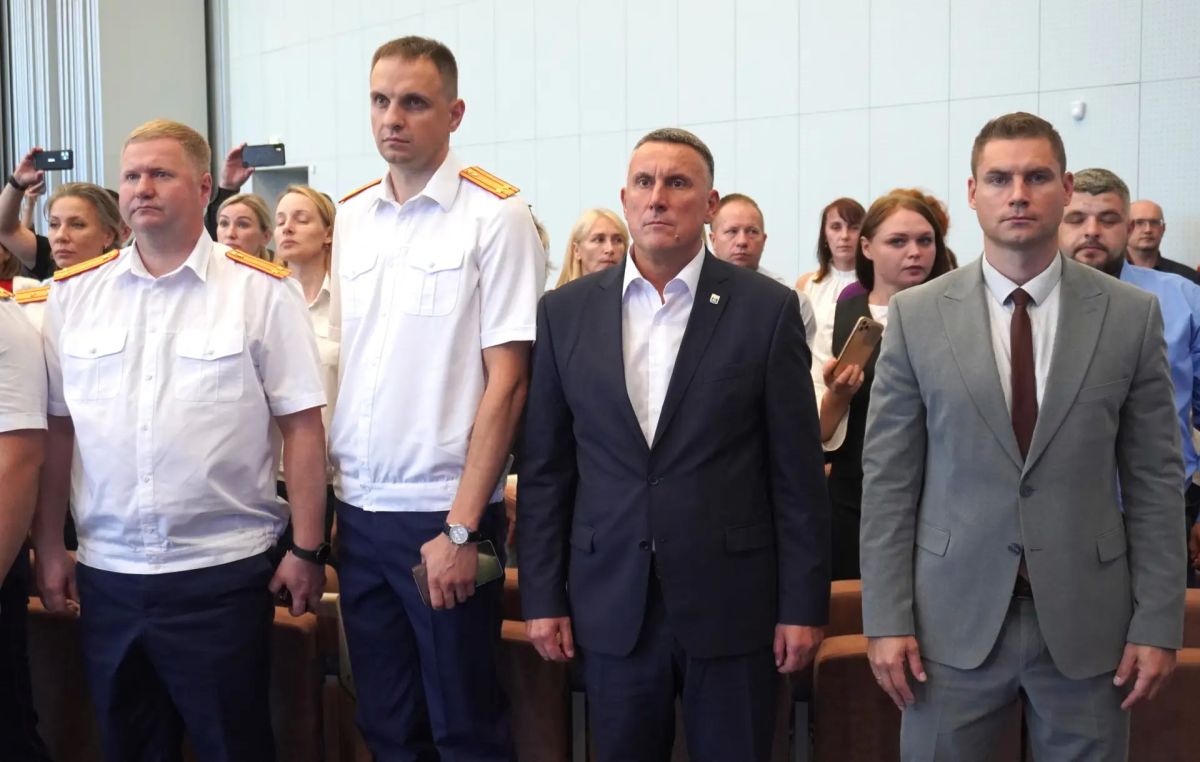 Александр Розбаум: Уважаемые Новгородцы!. Сегодня в ИНТЦ «Интеллектуальная электроника – Валдай» Губернатор области Александр Валентинович Дронов и руководитель СУ СК России по Новгородской области генерал-майор юстиции... Александр Розбаум: Уважаемые Новгородцы!. Сегодня в ИНТЦ «Интеллектуальная электроника – Валдай» Губернатор области Александр Валентинович Дронов и руководитель СУ СК России по Новгородской области генерал-майор юстиции...