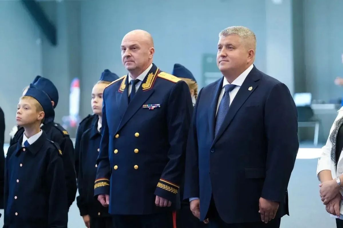В Новгородской области открылись 10 кадетских классов Следственного комитета России В Новгородской области открылись 10 кадетских классов Следственного комитета России