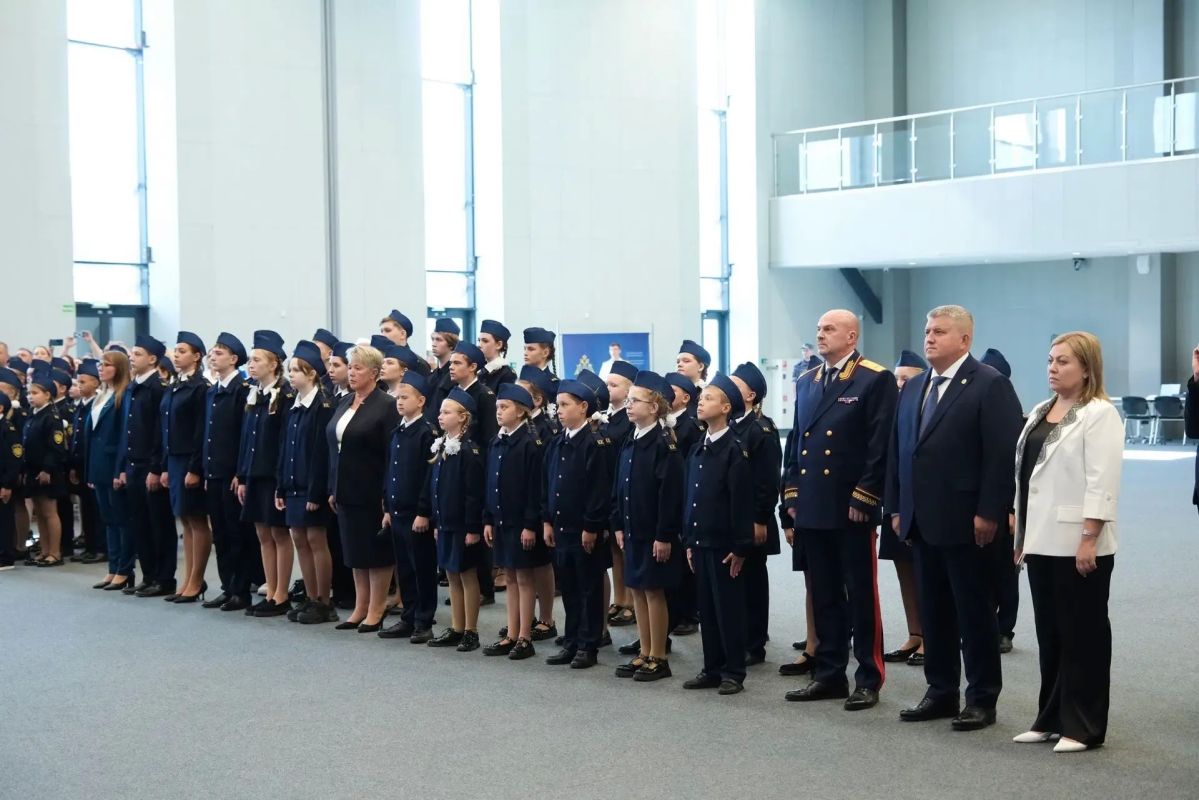 В Новгородской области открылись 10 кадетских классов Следственного комитета России В Новгородской области открылись 10 кадетских классов Следственного комитета России