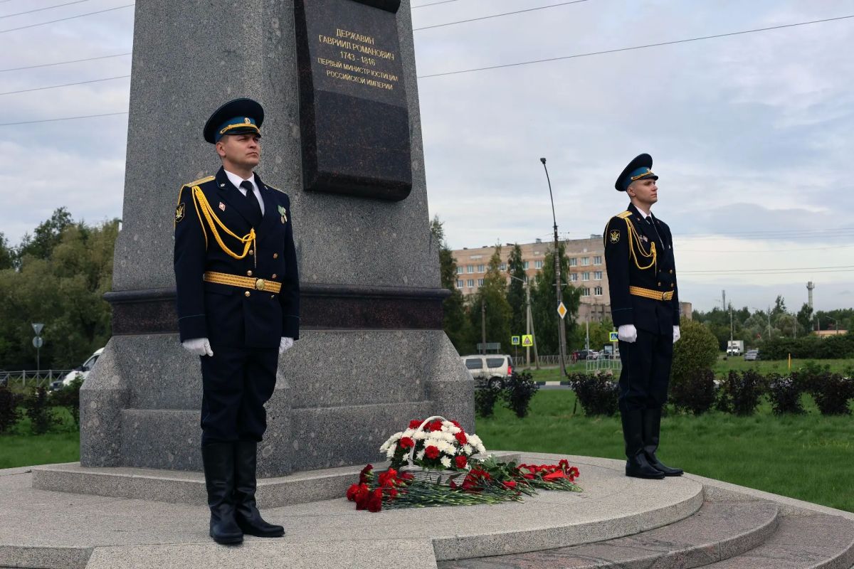 Руководство новгородской полиции приняло участие в торжествах, посвящённых 224-летию со дня образования Минюста РФ Руководство новгородской полиции приняло участие в торжествах, посвящённых 224-летию со дня образования Минюста РФ