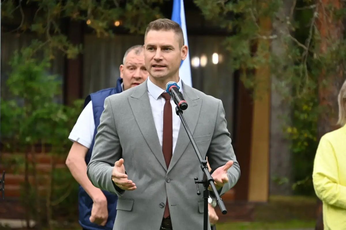 Станислав Мельников выступил на открытии 29-го туристского слёта инвалидов и ветеранов СВО Станислав Мельников выступил на открытии 29-го туристского слёта инвалидов и ветеранов СВО