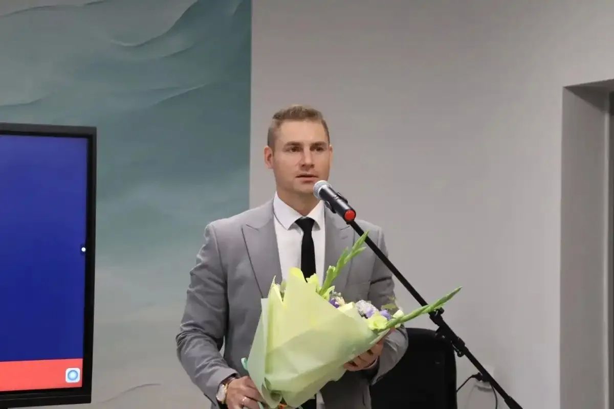 В библиотеке Новгородского округа создали пространства для тихого чтения и мастер-классов В библиотеке Новгородского округа создали пространства для тихого чтения и мастер-классов
