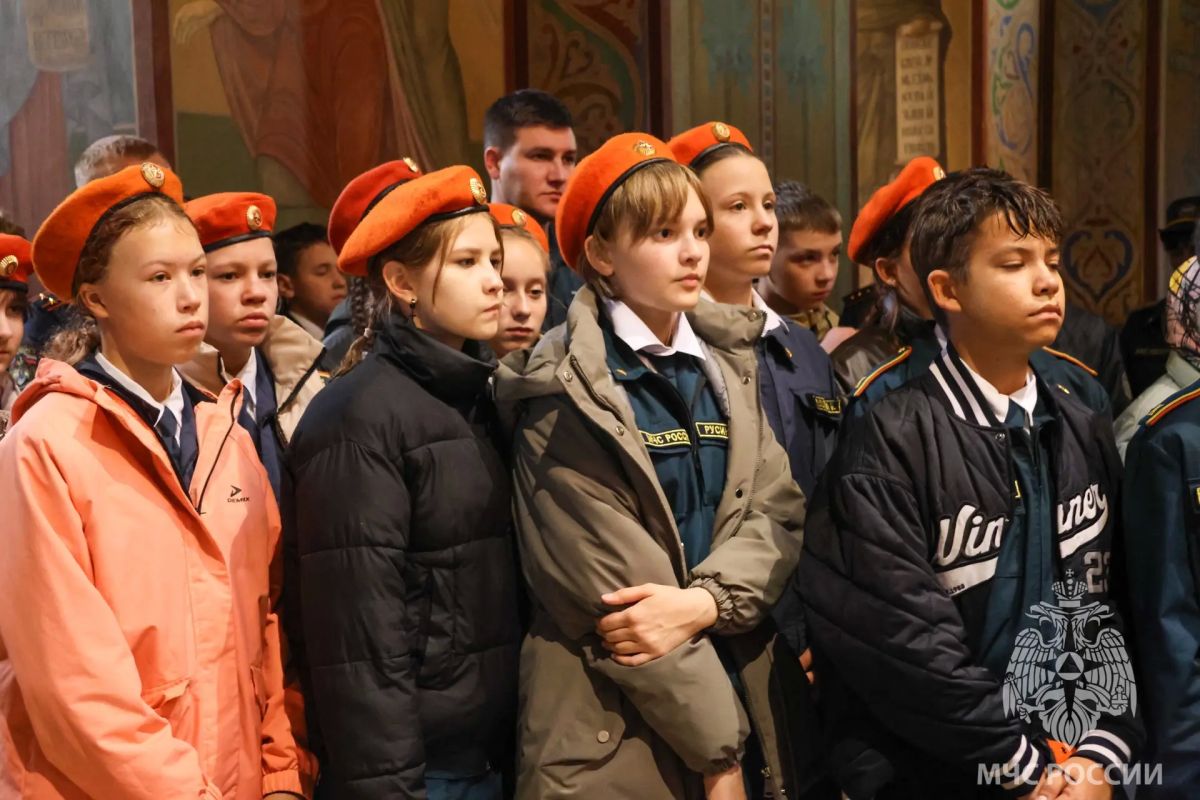 В стенах Софийского собора прошло праздничное богослужение в честь иконы Божией Матери «Неопалимая Купина» В стенах Софийского собора прошло праздничное богослужение в честь иконы Божией Матери «Неопалимая Купина»