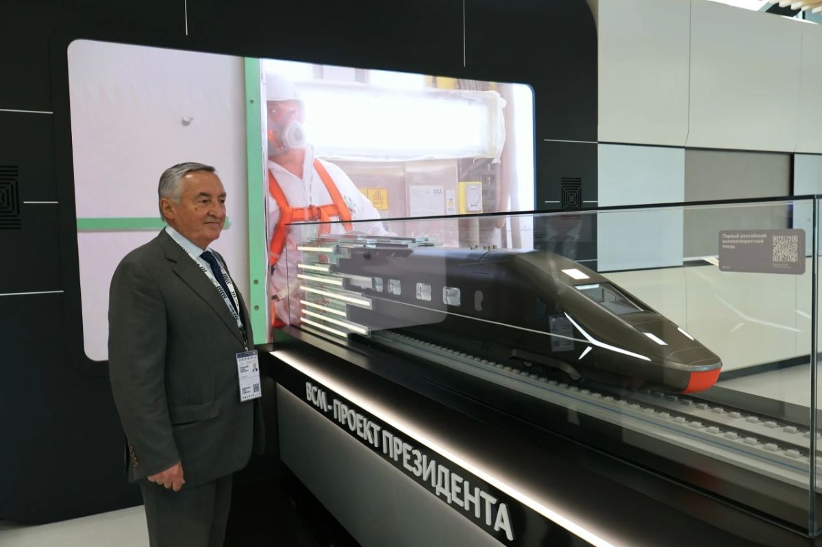 Председатель Новгородской областной Думы Юрий Бобрышев посетил соревновательные и дискуссионные площадки Чемпионата высоких технологий, финал которого проходит в Великом Новгороде Председатель Новгородской областной Думы Юрий Бобрышев посетил соревновательные и дискуссионные площадки Чемпионата высоких технологий, финал которого проходит в Великом Новгороде